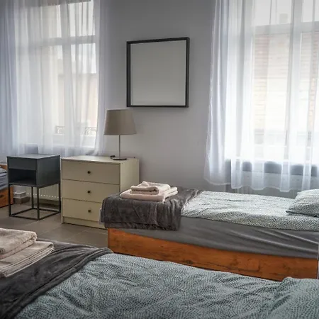 Hostel Ksiaz Wlkp *